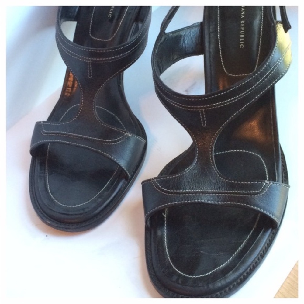 Banana Republic Black Leather T-Strap Sandals Sz 7.5